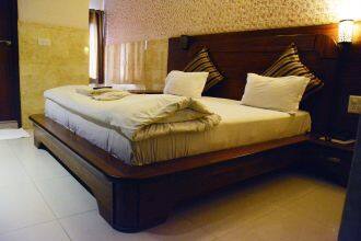 Hotel Crown Jaipur, Jaipur 3